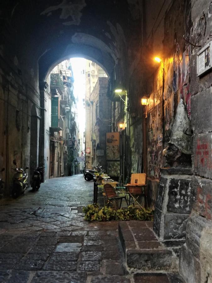 Napolicentrico Bed & Breakfast Bagian luar foto