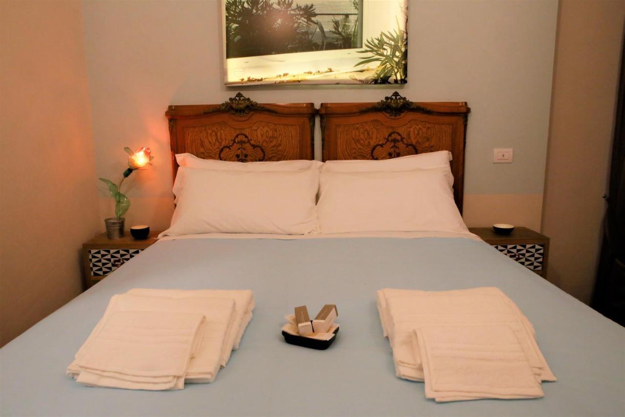 Napolicentrico Bed & Breakfast Bagian luar foto
