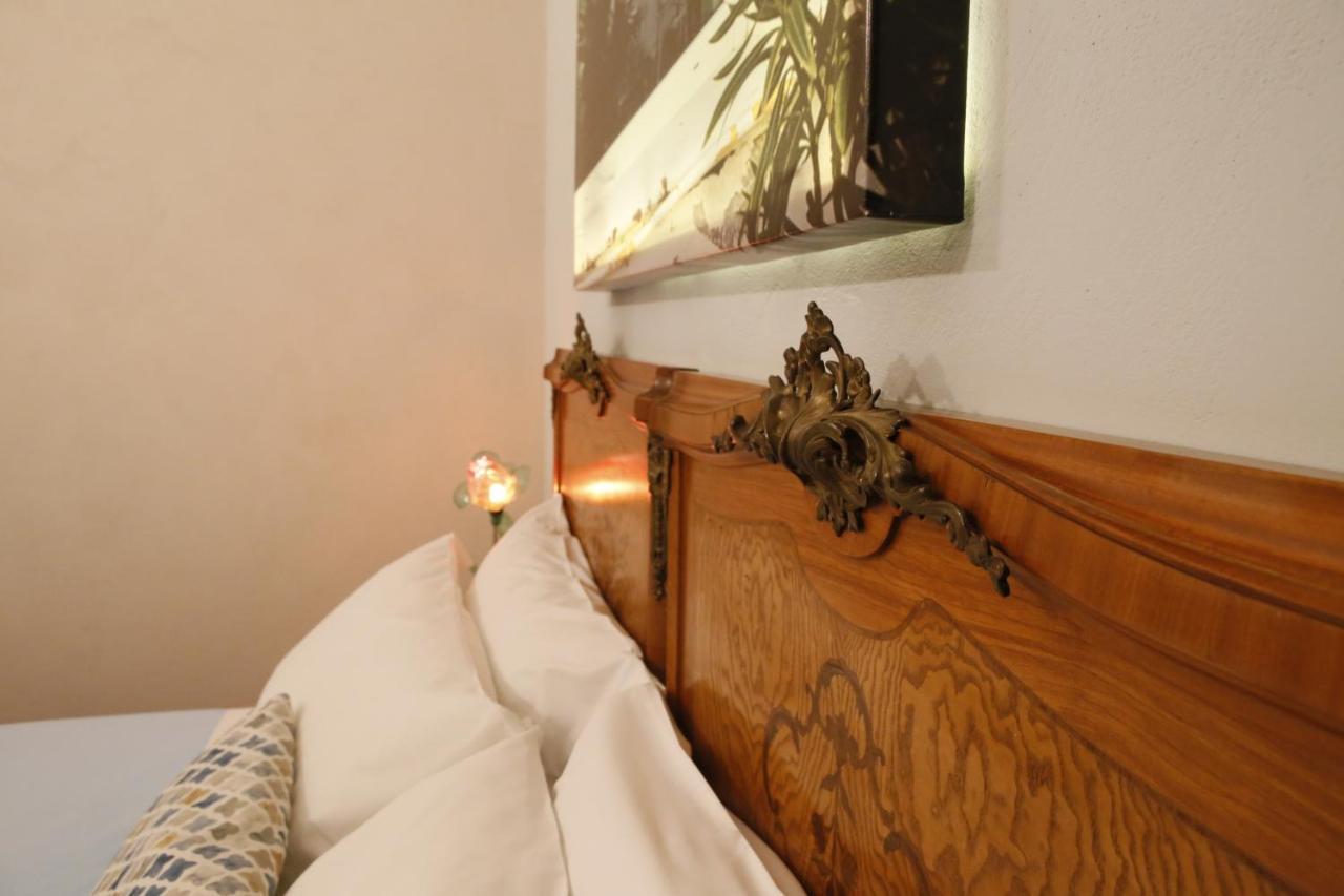 Napolicentrico Bed & Breakfast Bagian luar foto